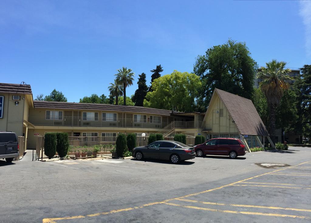 Discovery Inn 모데스토 외부 사진